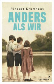 Anders als wir, de Duitse vertaling van April is de wreedste maand, is door de Duitse Akademie für Kinder- und Jugendliteratur uitgeroepen tot Boek van de Maand November 2018